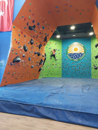 Buz Pateni ve Tırmanma Salonu