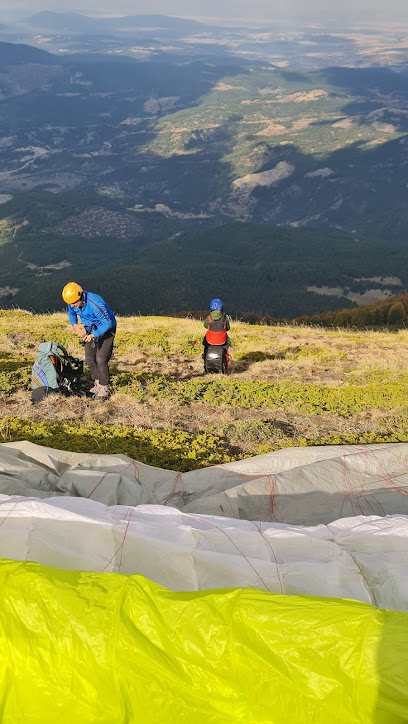 Celal Akbulut Paraşüt İniş Sahası