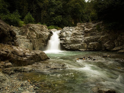 Güneysu Katarahte Şelalesi