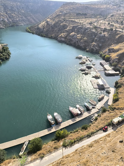 Halfeti Rum Kale Uygun Fiyata Tekne Turu Mehmet Kaptan