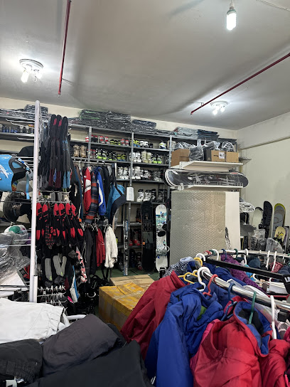 Karaca Kayak & Snowboard