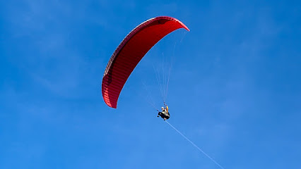 Kayışdağı Yamaç Paraşütü Uçuşu