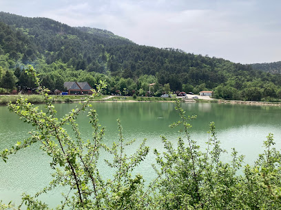 Laçin Yeşilgöl Şelalesi