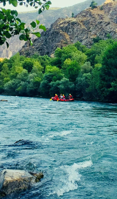 MUNZUR TRAVEL & RAFTİNG & ZİPLİNE & KAMP ALANI & RESTAURANT