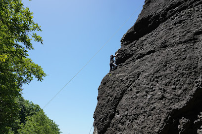 Rock climbing in Gonio