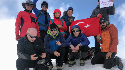 TAF Travel - Ararat Climbing / Besteigung